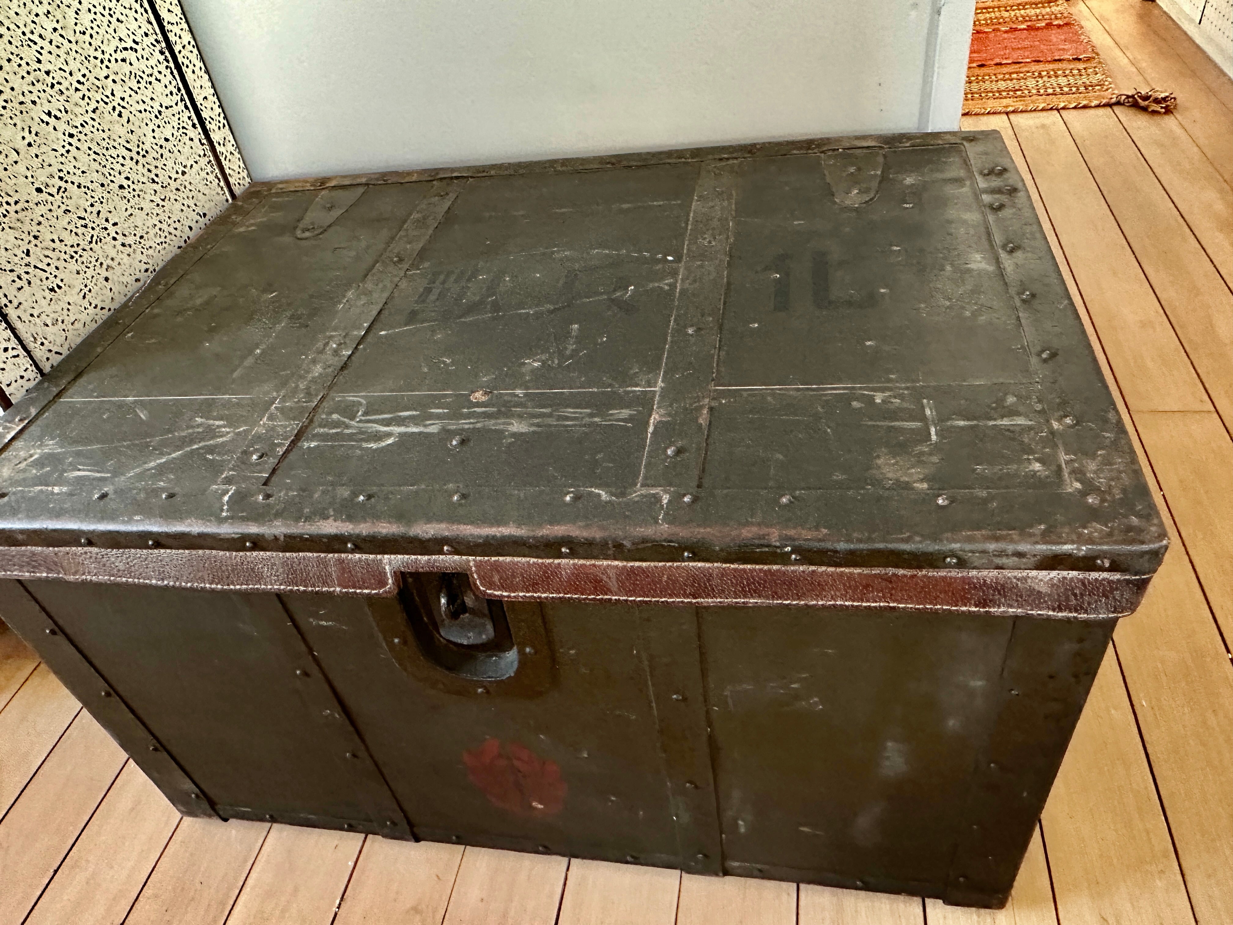 Former Japanese army ammunition box – Gallery ZiZi (Tokyo Japan)
